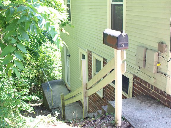 2nd image of 37.5 Woodward Ave
