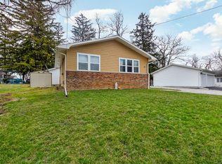 27 Kenworthy St, Valparaiso, IN 46385