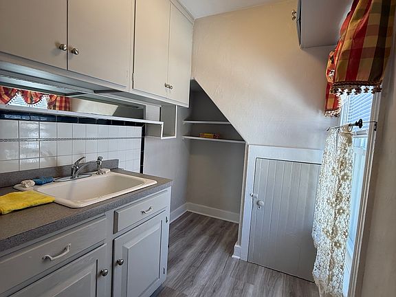 5th image of 11 Montfern Ave #2