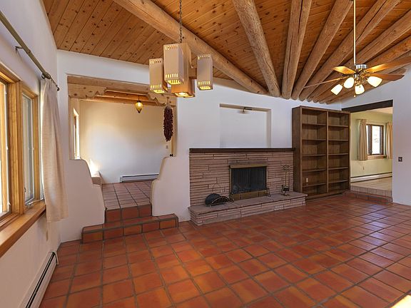 4th image of 1104 Paseo Barranca