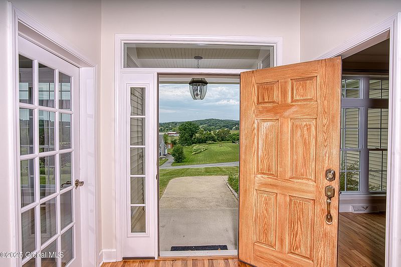3rd image of 81 N Langmore Lane