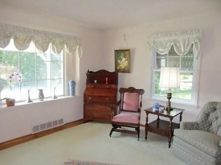 2nd image of 3385 Beaumont Ave