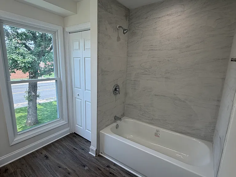 260 W Lincoln Hwy — Photo 4