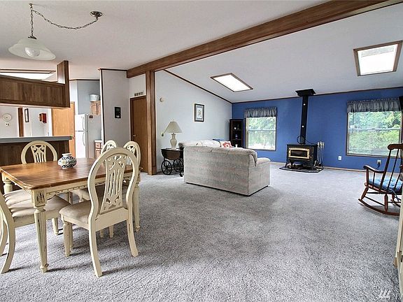 4th image of 5514 Peninsula Dr SE