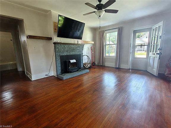 4th image of 2412 Spruce St