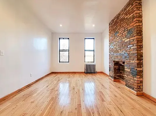 Rented by Blue Egg Realty Corp | media 10
