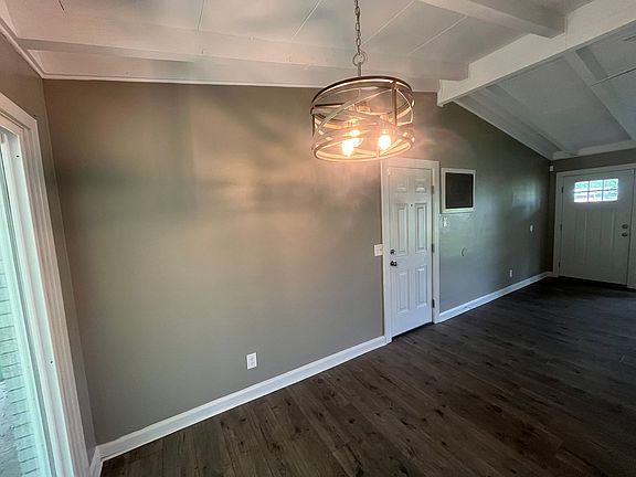 3rd image of 2503 Broadmoor Dr