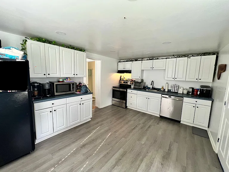 223 Fulton St — Photo 7