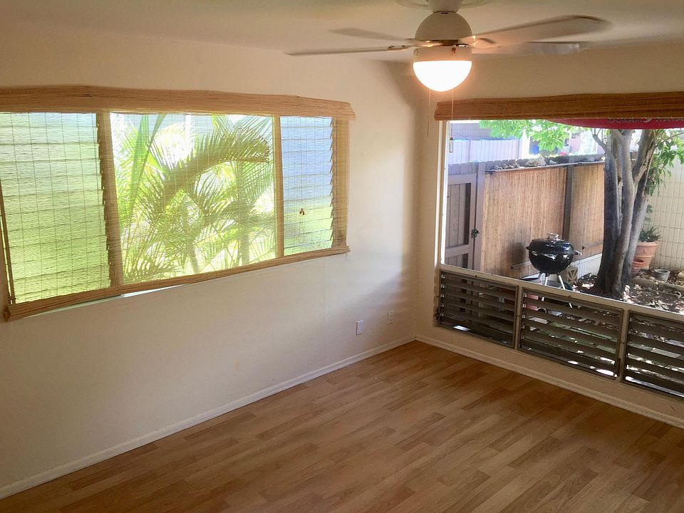 1st Level Bedroom (King Bed)