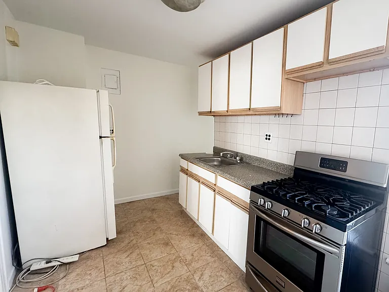2849 46th St #3 — Photo 7