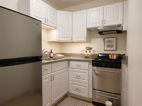 4th image of 550 Massachusetts Ave APT 3