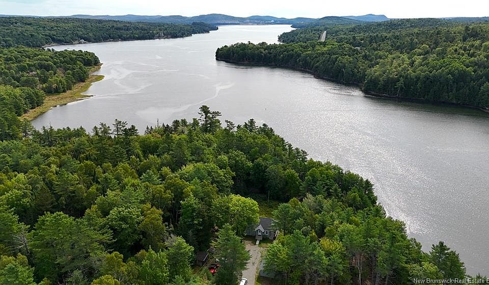 1st image of 135 Pine Point Rd