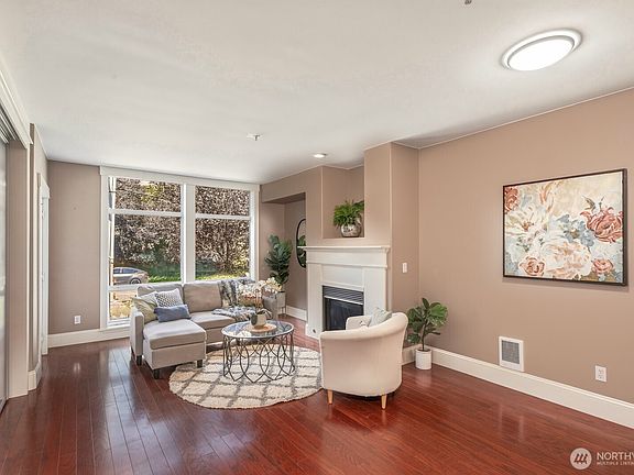 5th image of 3221 SW Avalon Way #201
