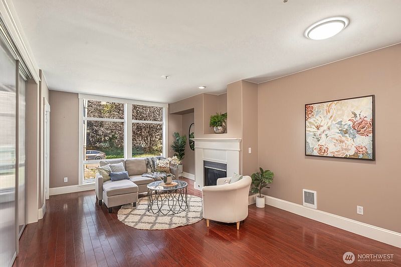 4th image of 3221 SW Avalon Way #201