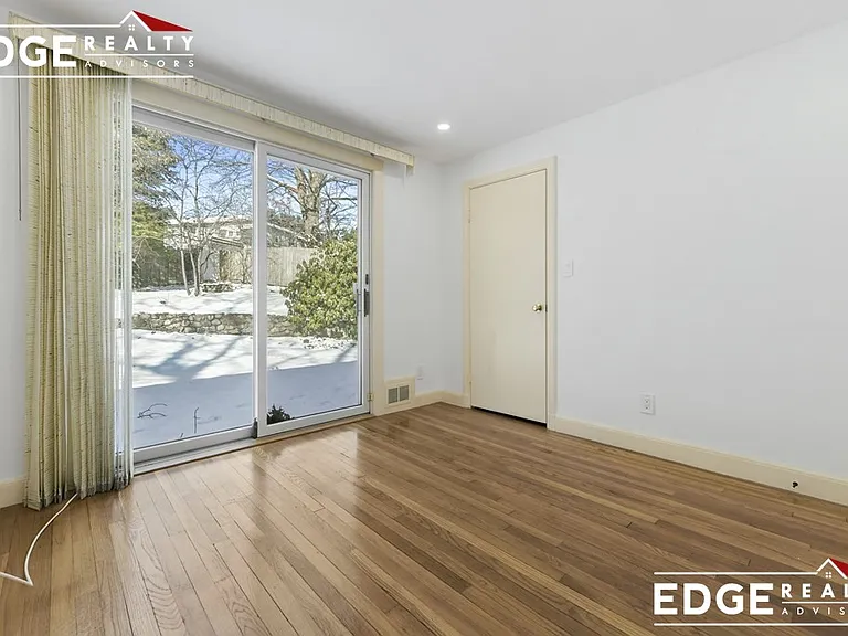 105 Hamilton Rd — Photo 13
