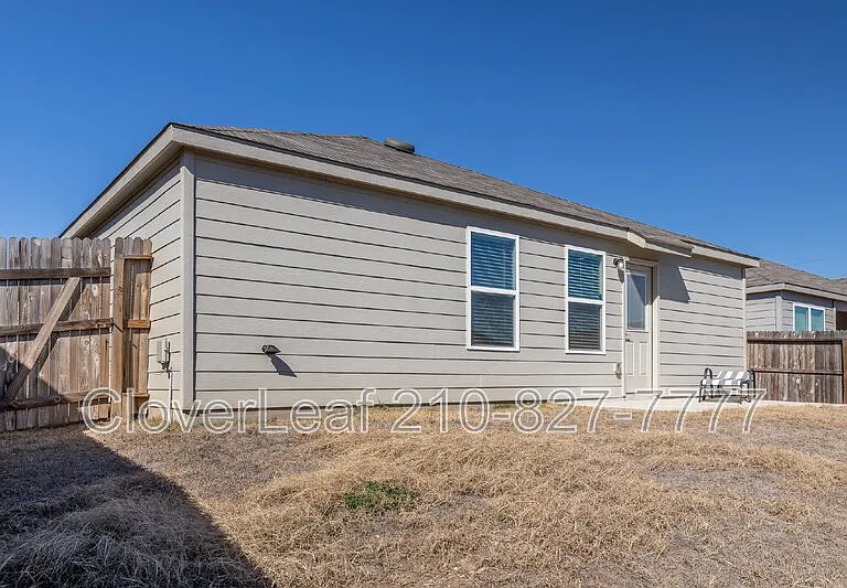 227 Stevens Smt — Photo 33