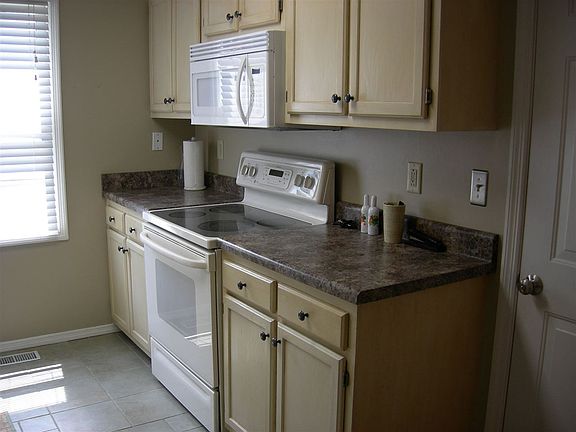 2nd image of 670 E Heather Dr