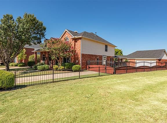 3rd image of 6604 Canyon Crest Dr