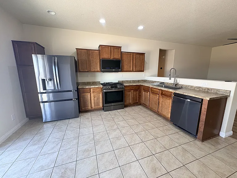 1 El Camino Loop NW — Photo 11