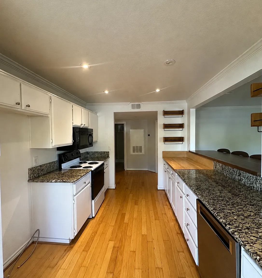 2 bed, 1130 sqft, $4,500 — Photo 4