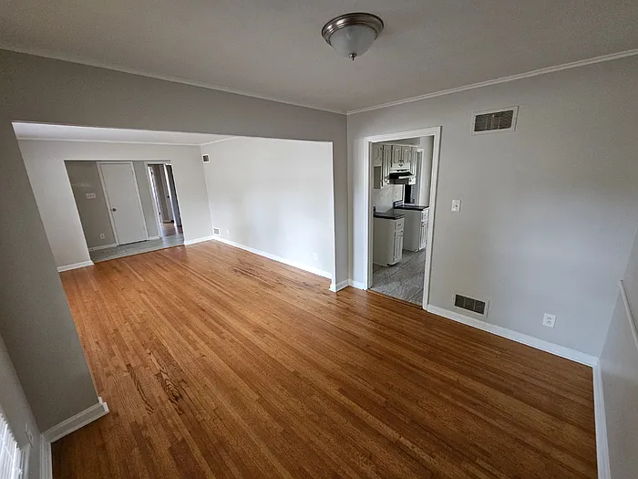 4 bed, 3.0 bath, 2185 sqft, $2,025 — Photo 4