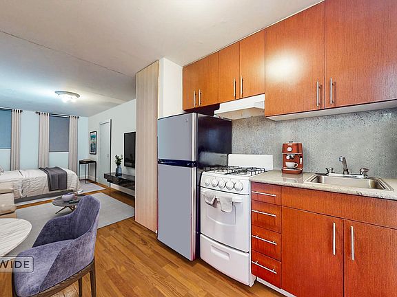 2nd image of 429 E 80th St APT Bd