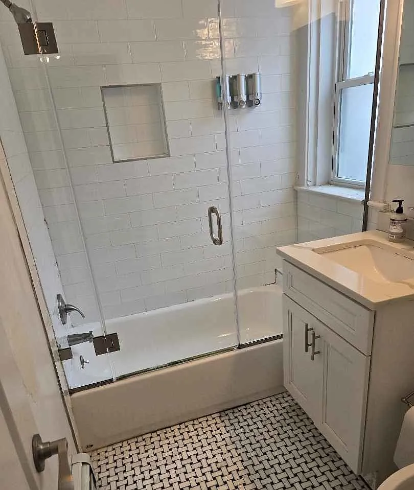 2 bed, 1000 sqft, $3,500 — Photo 3