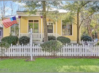 409 Fire Fly Ln, Southport, NC 28461