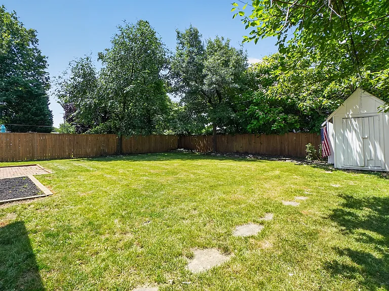 6410 Cavalier Dr — Photo 27