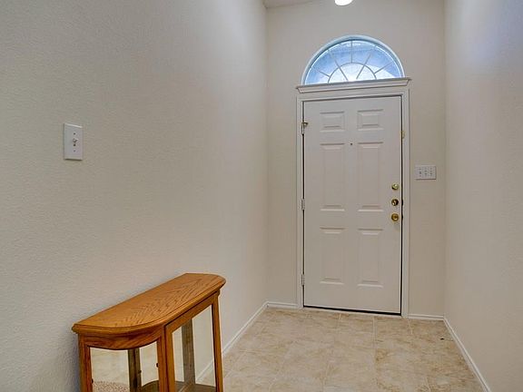 5th image of 1376 Edmonton Dr