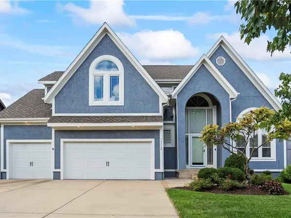 14320 Bond St, Overland Park, KS 66221