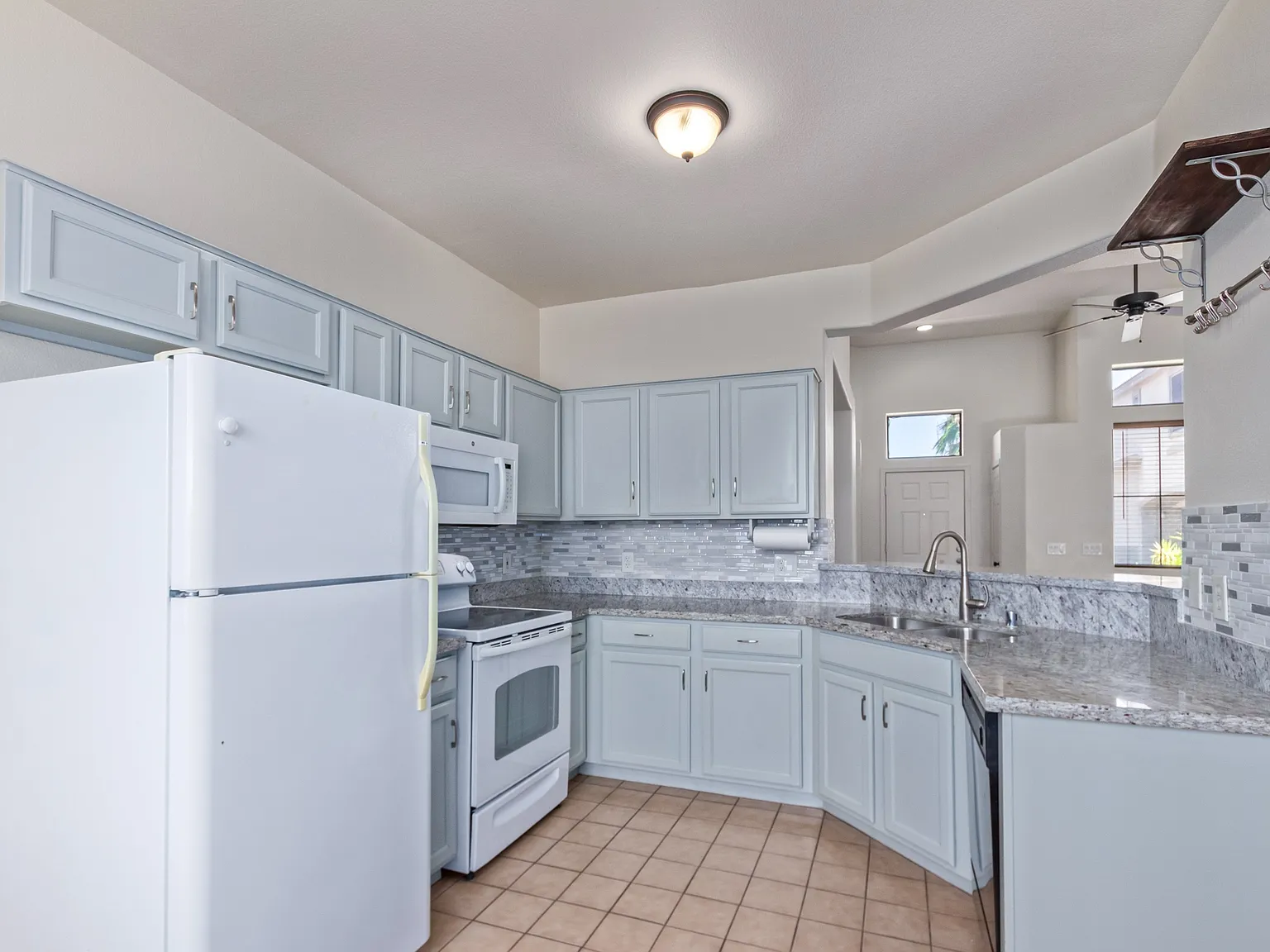 3 bed, 1446 sqft, $1,750 — Photo 4