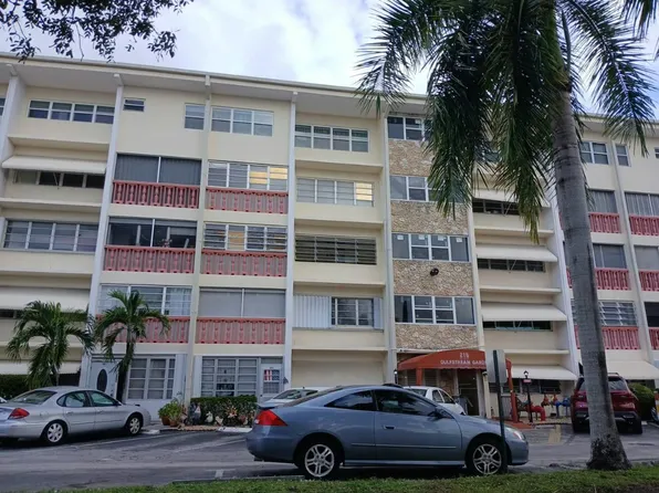 215 SE 3rd Ave, Hallandale, FL 33009