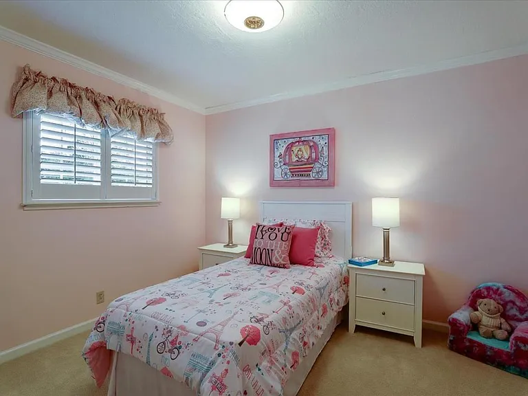 202 Belden Dr — Photo 20