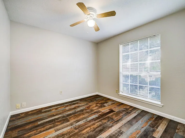 12710 Fenimore Ct — Photo 12