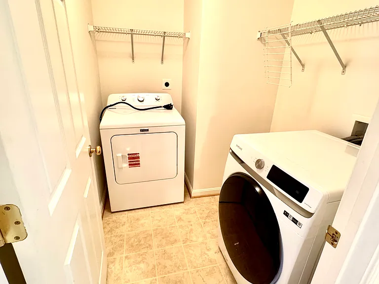 3381 Beechcliff Dr — Photo 29