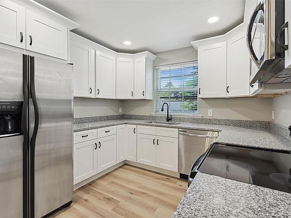 5th image of 58 Conway Cove Dr