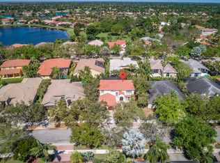 2777 Oakbrook Ln, Weston, FL 33332