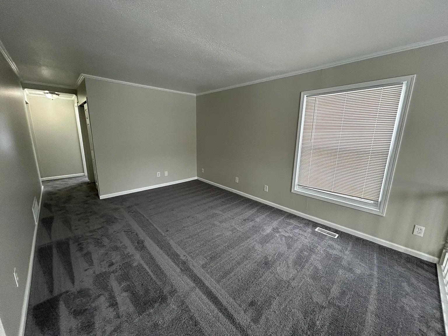 2 bed, 1056 sqft, $1,350 — Photo 3