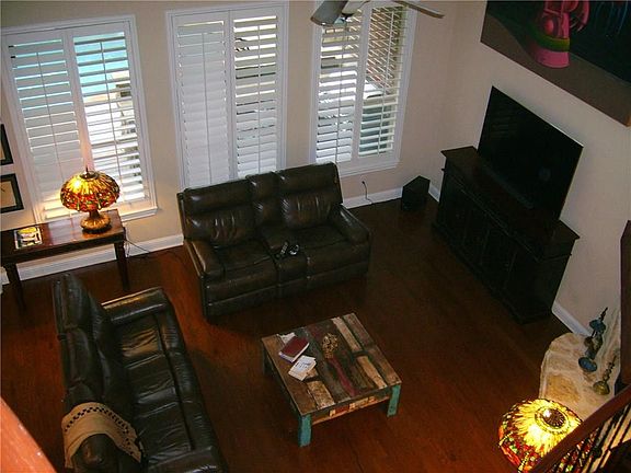 2nd image of 2726 Broadway Dr