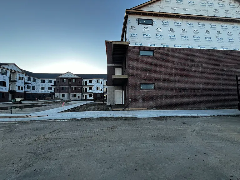 Marketplace Cove — Photo 9