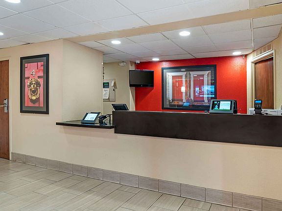 Lobby and Guest Check-in