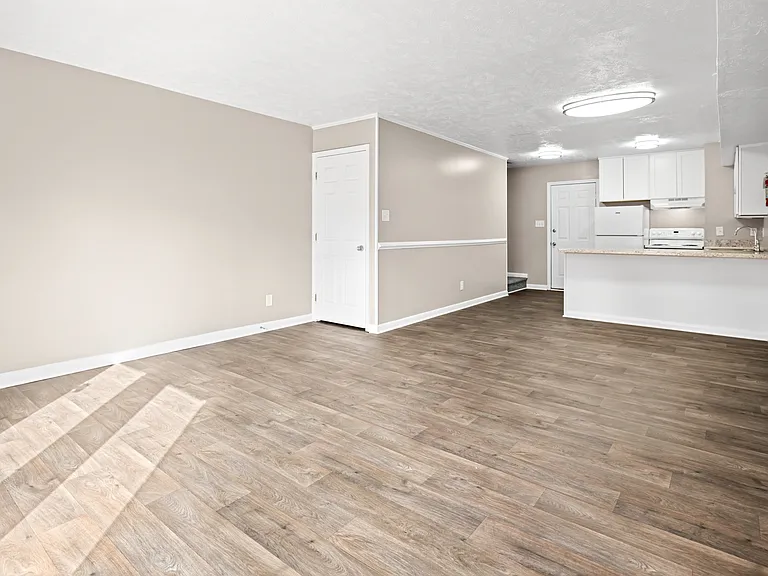Amora East Townhomes — Photo 15