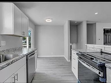 3rd image of 4968 Dewar Dr