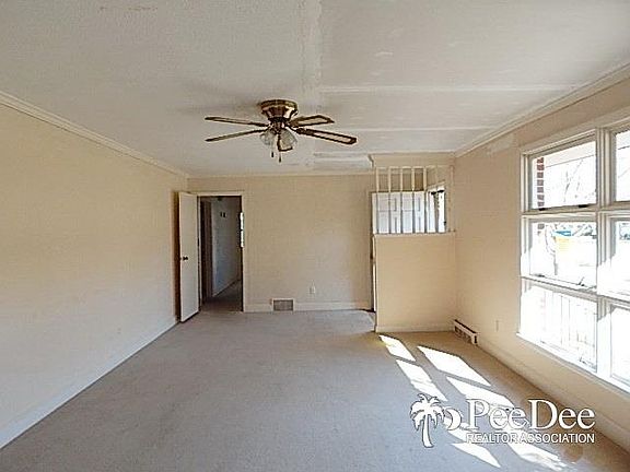 4th image of 310 S Nettles St