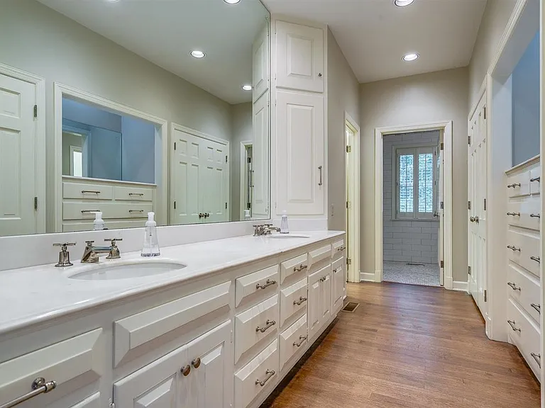5711 Shady Grove Rd — Photo 16