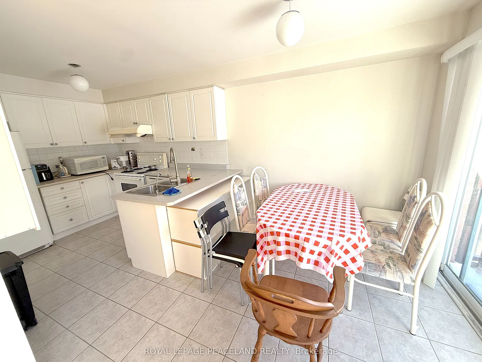 3 bed, $3,200 — Photo 3