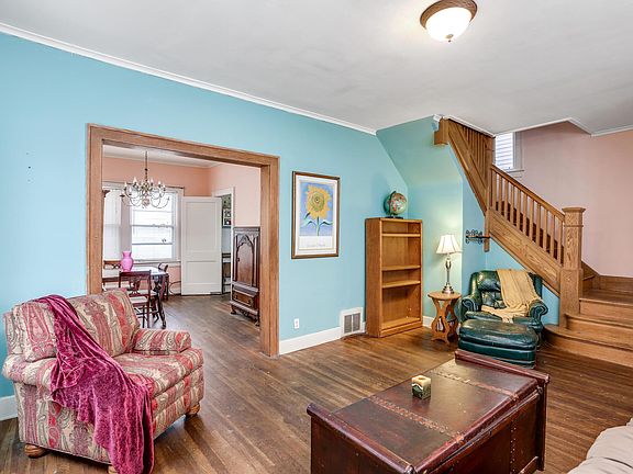 2nd image of 1111 Maryland Ave