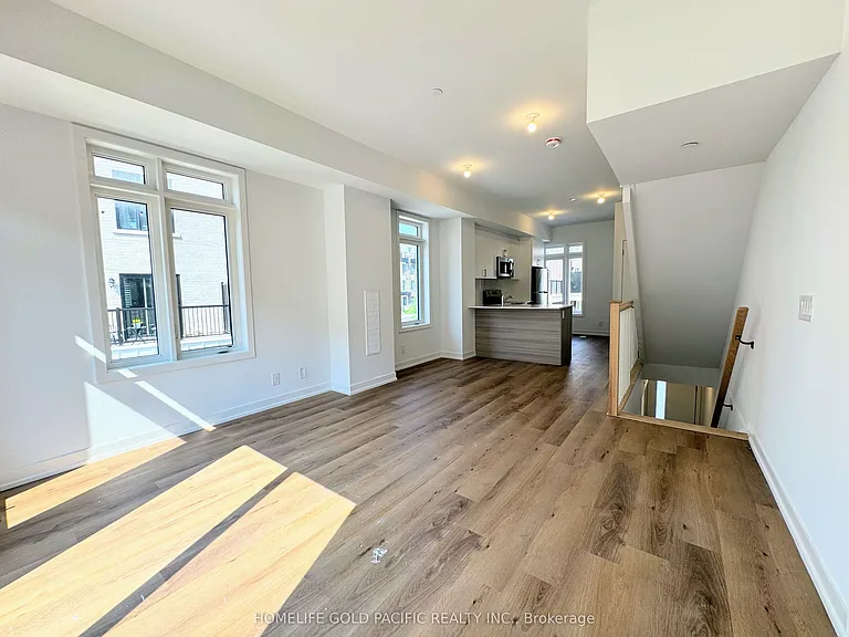 5 Spruce Pines Cres — Photo 9
