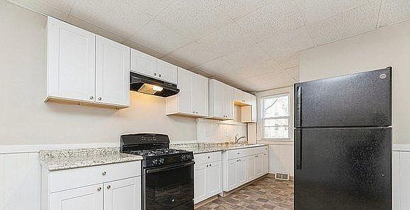 2nd image of 117 Cooper Hill St #1